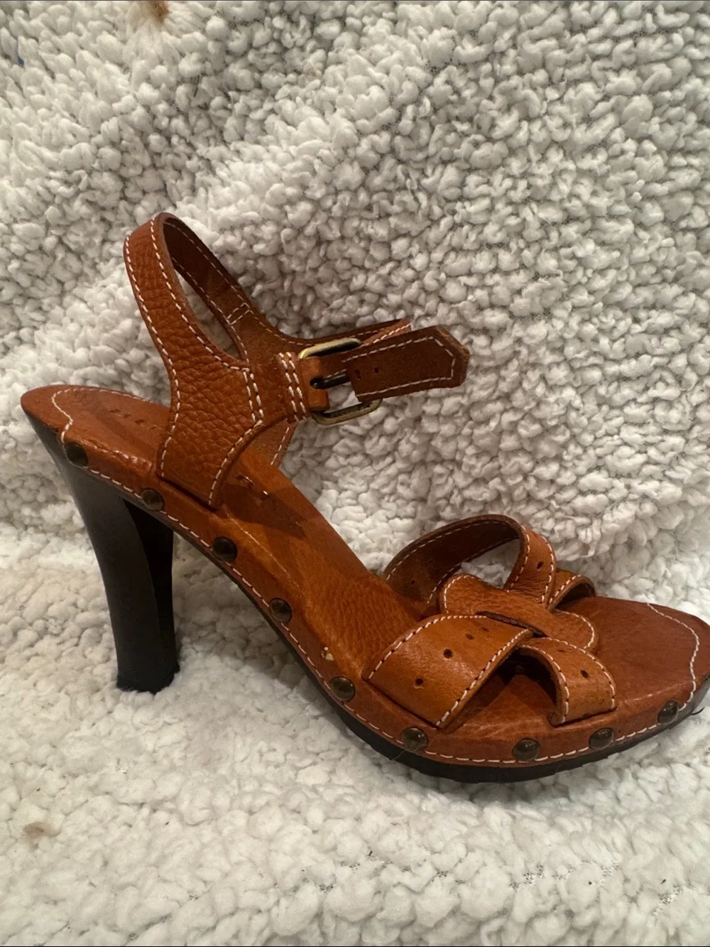 Burberry Tan Leather Knotted Sandals